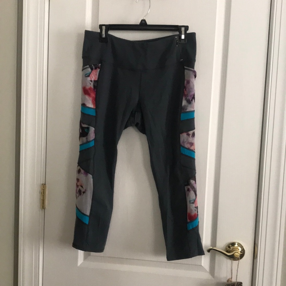 carrie underwood leggings